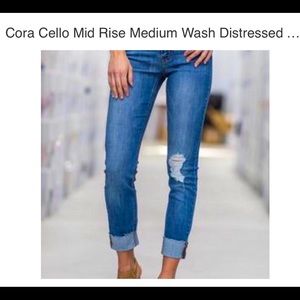 NWOT Cello Mid Rise Medium Wash Slightly Distressed Jeans, Size 11